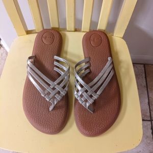 Sanuk Yoga Soft Foot Sandals- Champagne 8.5-9